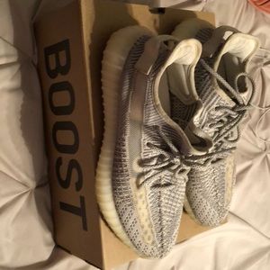 Adidas YEEZY boost size 9